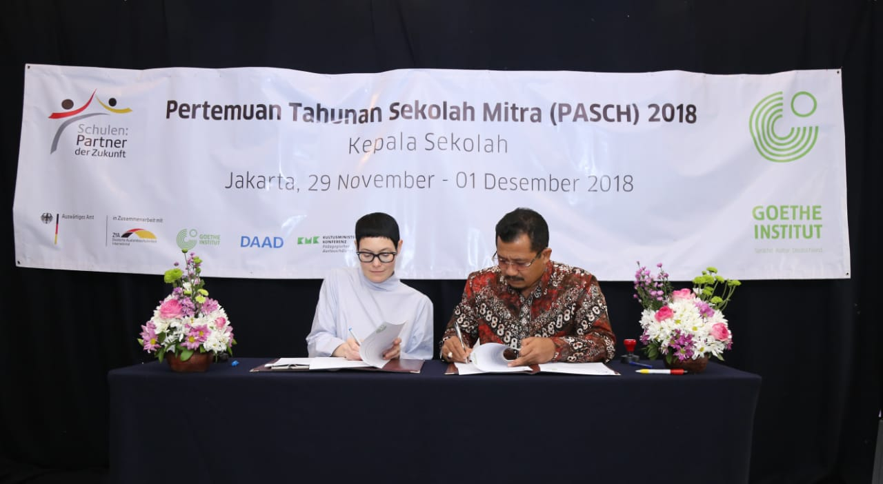 Penandatangan_MoU1.png